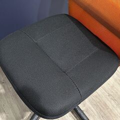 【急募】オフィスチェア　オレンジの画像