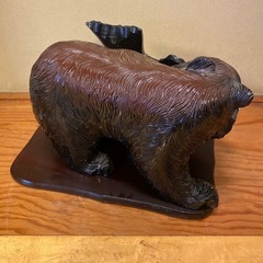 木彫の熊　熊の置物　オブジェの画像
