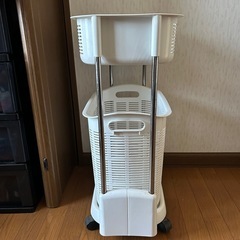 ワゴンの画像