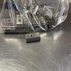 HNTRSN8-5 30個 SHNTP8-8 42個 HNTRSN8-4 38個 ロックナット アルミフレーム用 後入れの画像