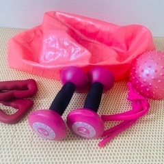 体内脂肪を減らす道具　 筋肉をつける道具　ダンベル　バランスボール