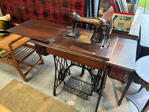 アンティーク/シンガー/SINGER/足踏みミシン/ミシン台/インテリア