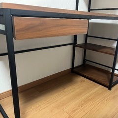 パソコンデスク(机)の画像