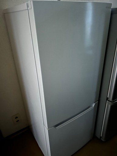 ヤマダホールディングス製ノンフロン冷凍冷蔵庫 YRZ-C12L