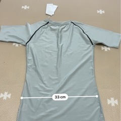 新品　Tシャツ　シルバーの画像