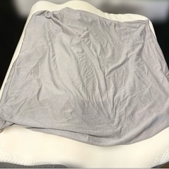 専用カバー付　ニトリ　肩・首・背中も支えるまくらの画像