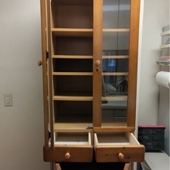 無料⭐︎食器棚 キッチン収納 キャビネット 引き出し2箇所の画像