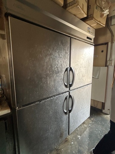 業務用４面冷凍庫