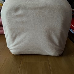 ハローキティー座椅子の画像