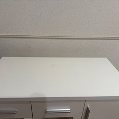 食器棚の画像
