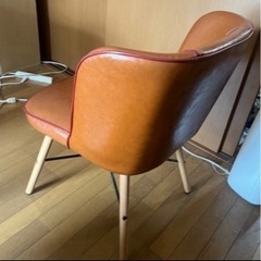 レザー調ダイニングチェアソファ キャメルブラウンの画像