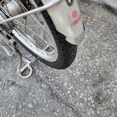 『ＳＡＬＥ　３０％』　電動自転車　ヤマハ　充電器　バッテリー　付き　白　配達可能の画像