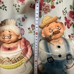 陶器のキャンディーポットの画像