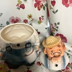 陶器のキャンディーポットの画像