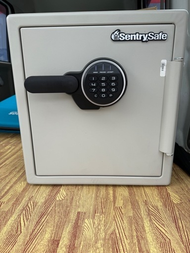 Sentry Safe 金庫 jf123et 据置型金庫 ビッグボルトシリーズ セキュリティ 耐火金庫