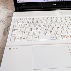 NEC LAVIE ノートパソコン 白 Windows11 メモリ16GBの画像