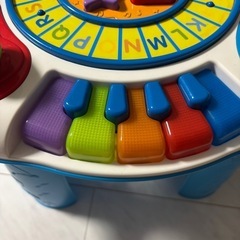 テーブル　おもちゃ　つかまり立ち　音楽の画像