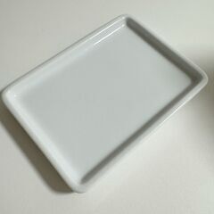 新品【無印良品】白磁トレー・小　約幅１３×奥行９．５×高さ１．５ｃｍ　定価690円の画像