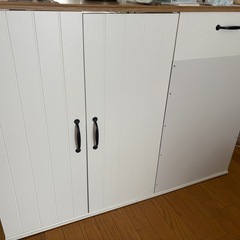 IKEA サイドボード キャビネットの画像