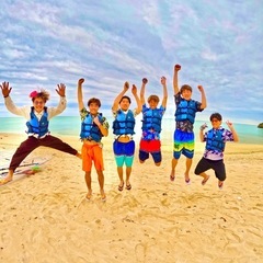 【沖縄・今帰仁村】海のそばで働こう！マリンスポーツ受付・サポートスタッフ募集🌺🏄‍♂️【未経験OK／週1〜OK】の画像