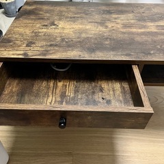 ビンテージ風ウォルナットテーブルの画像