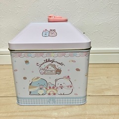 【最終値下げ‼️】すみっコぐらし　ハウス形手提げ缶の画像