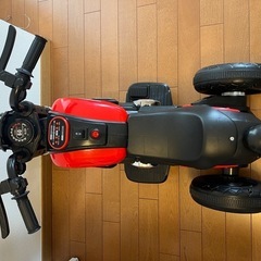 電動バイク 赤 スポーツタイプの画像