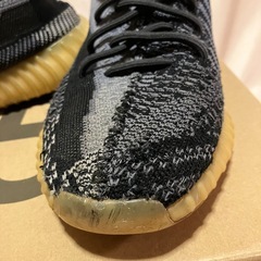 YEEZY BOOST V2 CARBONの画像