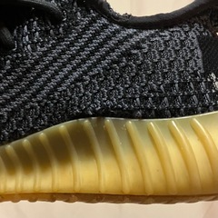 YEEZY BOOST V2 CARBONの画像
