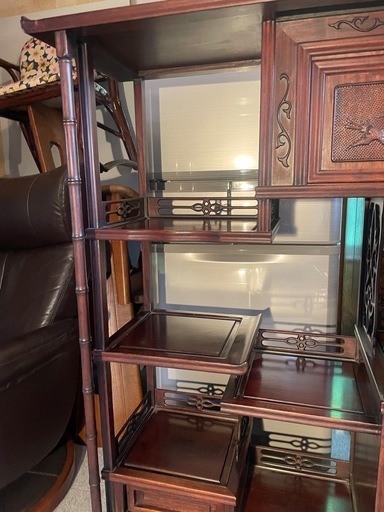 当時物　中国小叶紫檀家具 紫檀茶箪笥 透かし彫り飾り棚 年代品　昭和レトロ 当時物 中国小叶紫檀家具 紫檀茶箪笥 透かし彫り飾り棚 年代品