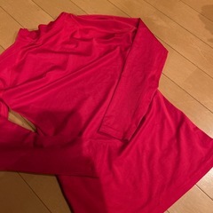 ⑤アンダーアーマー　赤　140.150ぐらいの画像