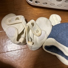 帽子と靴の画像