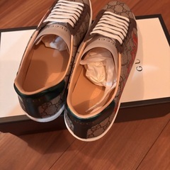 GUCCI スニーカーの画像