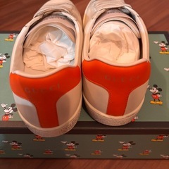 GUCCIディズニースニーカーの画像