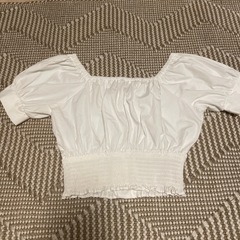イング　白ブラウスの画像