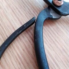 黒の盆栽鋏の画像