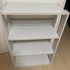 シンプルおしゃれな白い棚