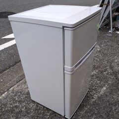🍎ELSONIC 83L 2ドア冷蔵庫 EJ-R832Wの画像