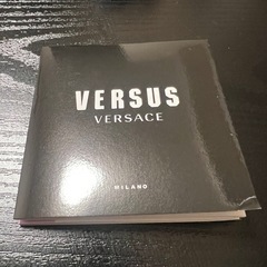 VERSUS ゴールド ブラックの画像