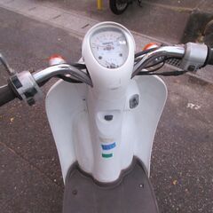 クレアスクーピー　人気の白　エンジンオイル新品　ホンダ　4スト　ホワイト　AF55の画像