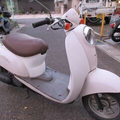 クレアスクーピー　人気の白　エンジンオイル新品　ホンダ　4スト　ホワイト　AF55の画像