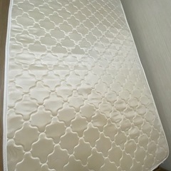 セミダブルのマットレスの画像