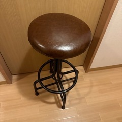 ビンテージ風　カウンターチェアの画像