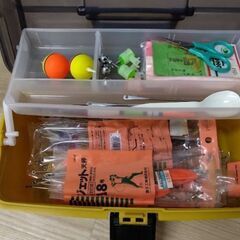 全部まとめて　ハリ　浮き　オモリ　釣り道具　ケースの画像