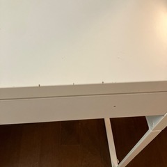 イケア　学習机の画像