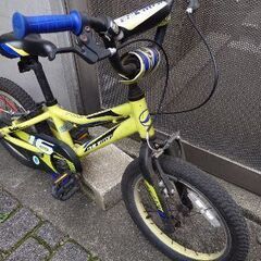 ジャイアント　キッズ自転車　１６インチ　青×黄色の画像