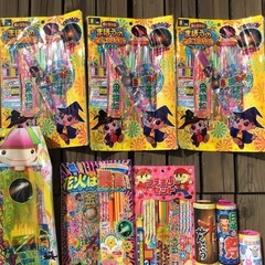 手持ち花火6袋 + バラ105本 + 噴出花火5本のセットの画像