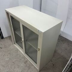 鍵付きキャビネットの画像