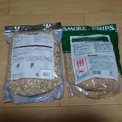スモーカー用 温度計　と　スモーク　チップの画像