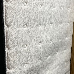 シングルベッドとマットレスセットの画像
